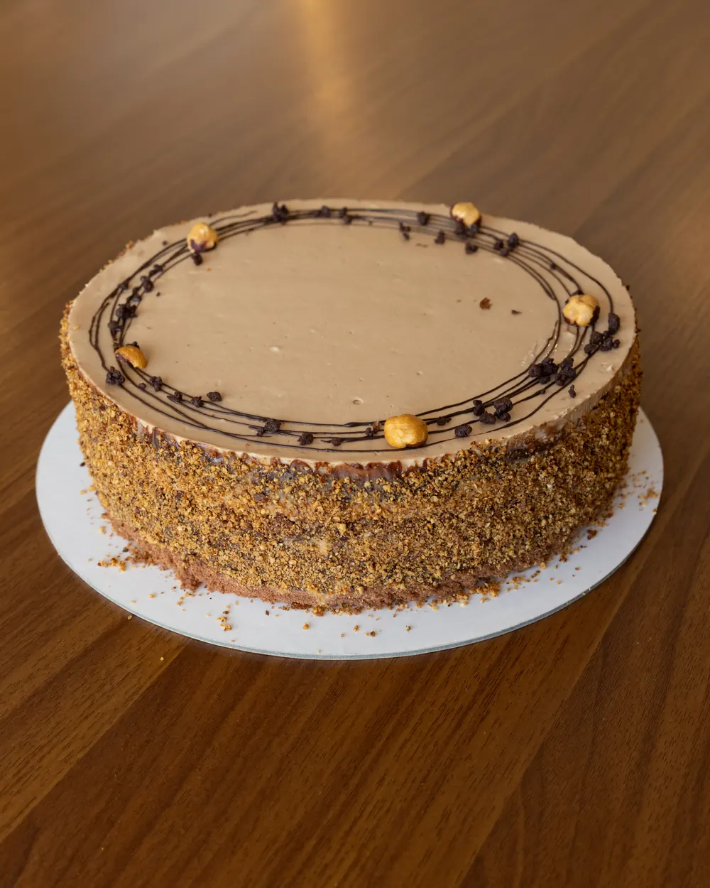 Torta s karamelom i lješnjacima
